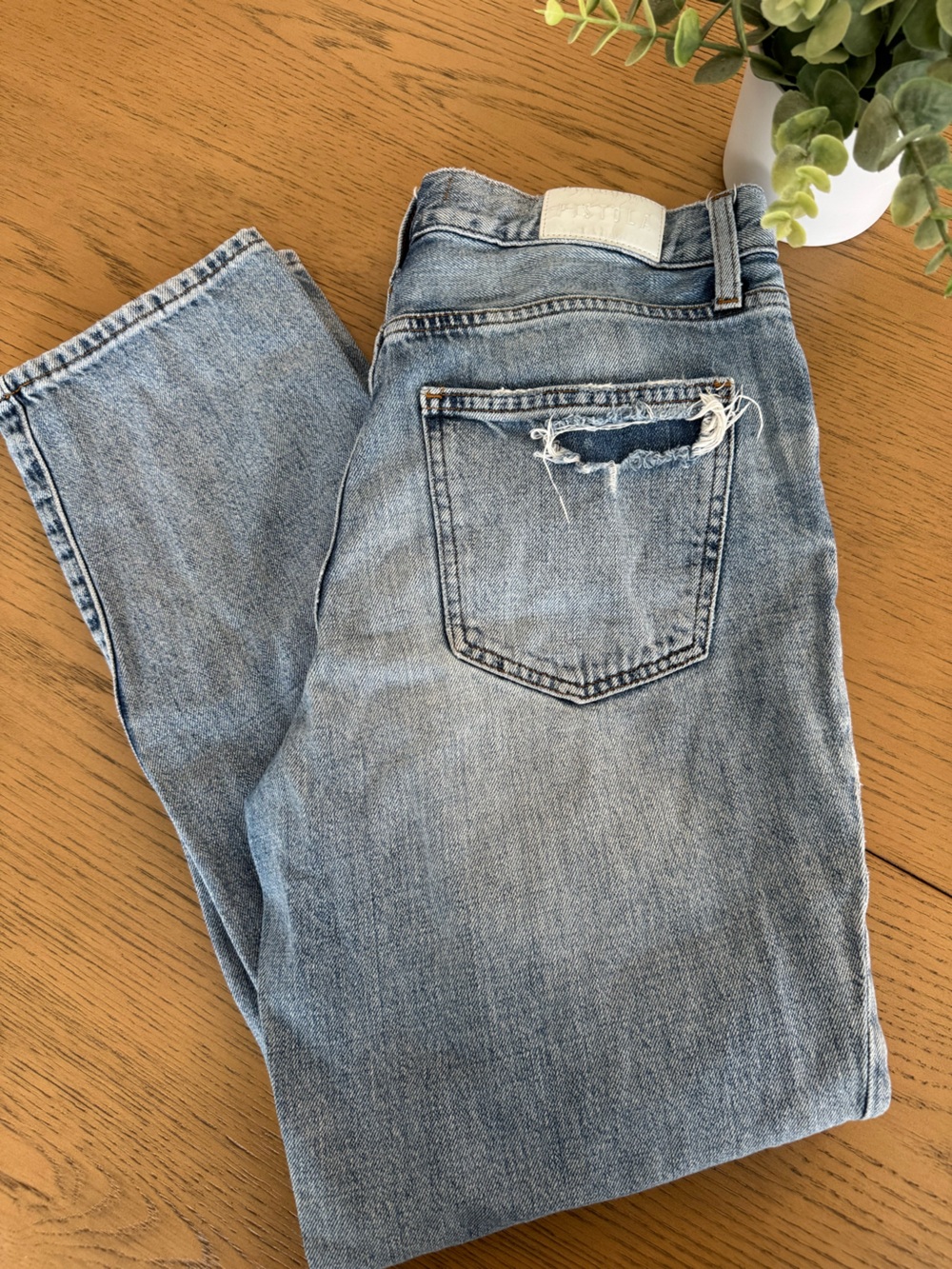 Pistola Distressed Straight Leg Jeans Light Wash Size 29‎